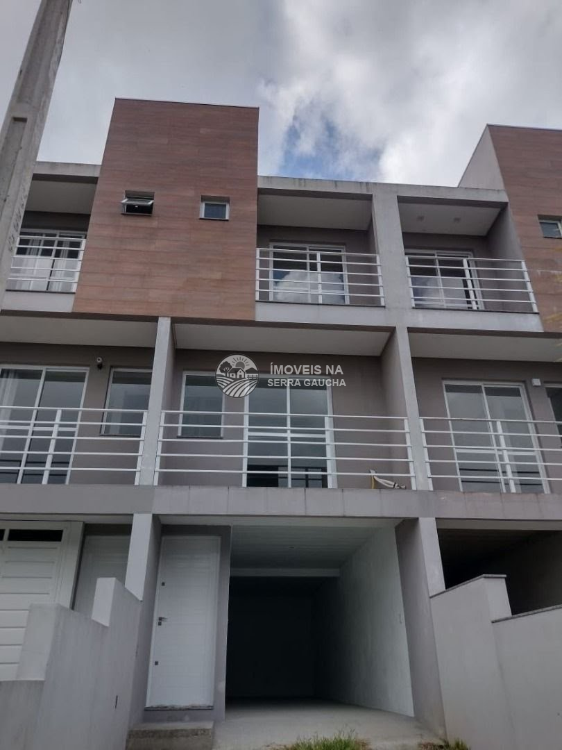 SOBRADO TRIPLEX EM FARROUPILHA-RS